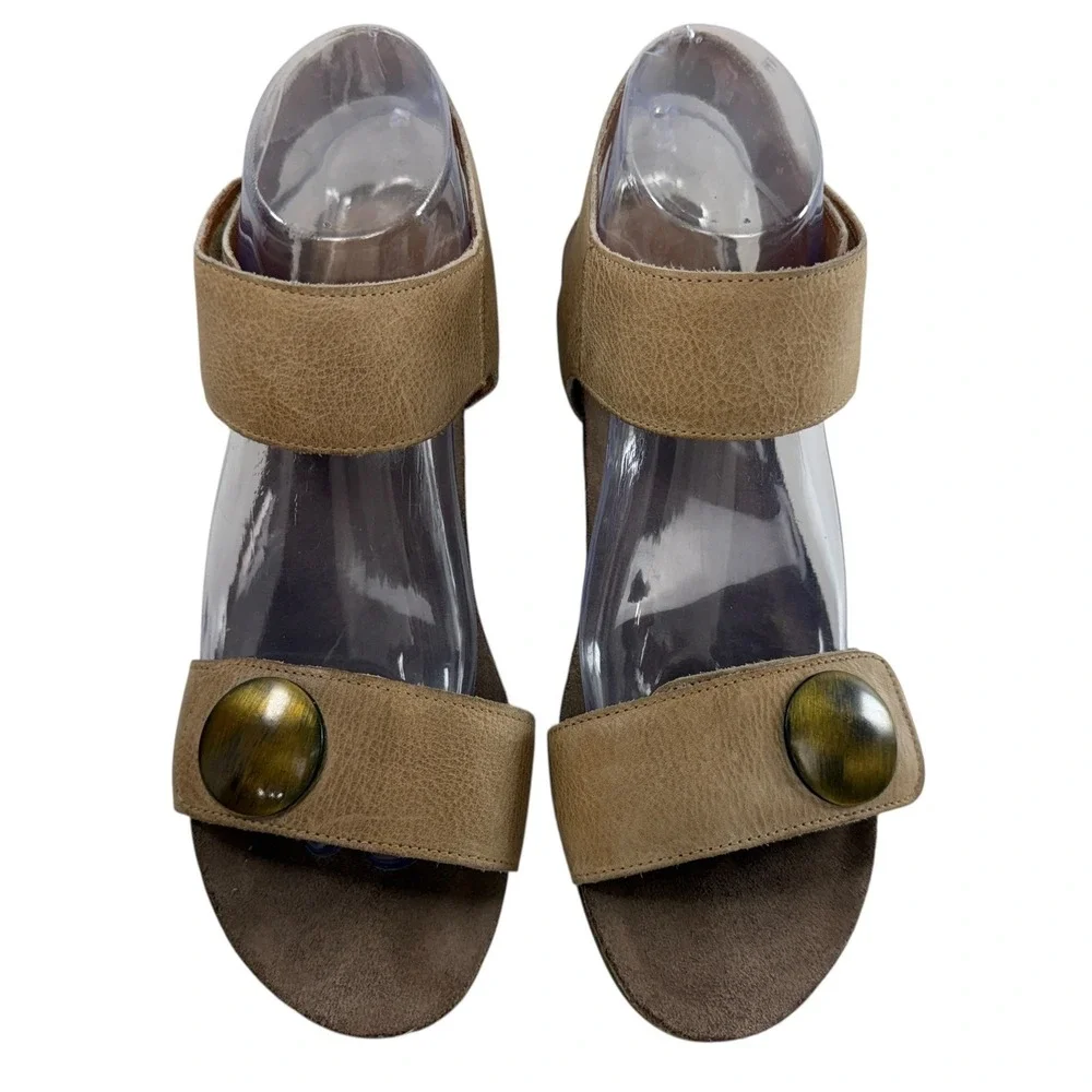 Taos Carousel 3 Comfort wedge sandals tan leather Women size 39 US 8.5‎ open toe